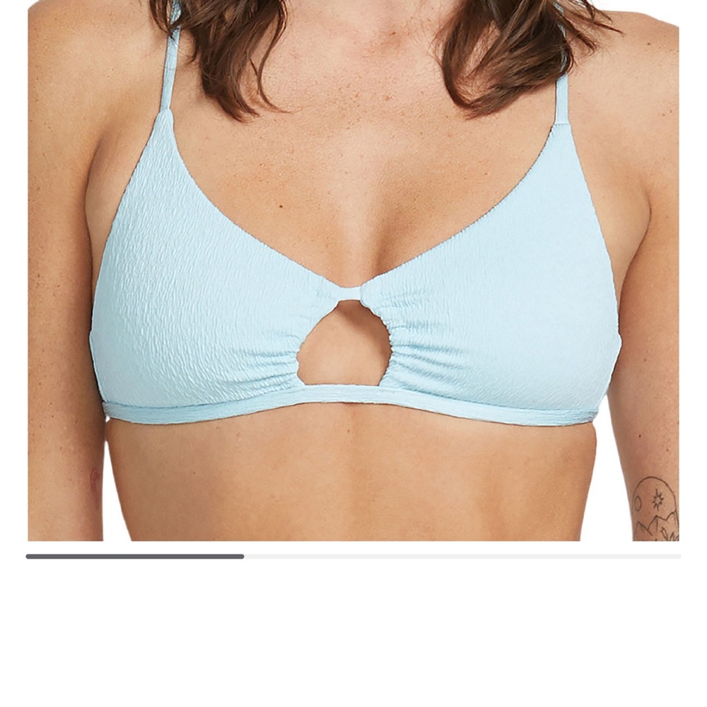 Juniors Volcom Pucker Up Cross Back Haulter Bikini Top & V-shaped bikini bottoms